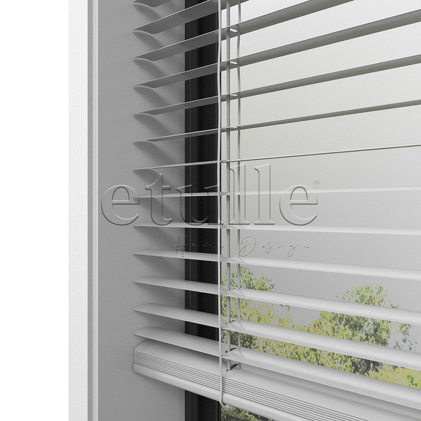 25 MM Shiny Silver Aluminum Venetian Blind